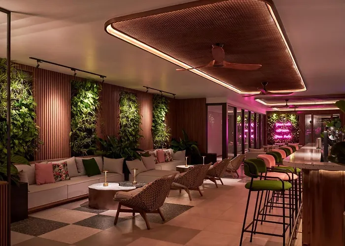 Hotel The Yacht By Dc Hạ Long