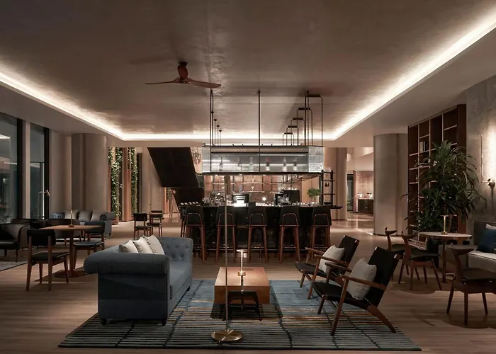 Hotel The Yacht By Dc Ha Long